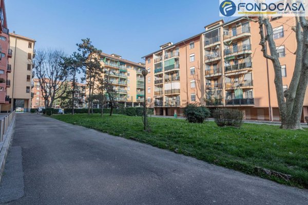 appartamento in vendita a Milano in zona Chiesa Rossa