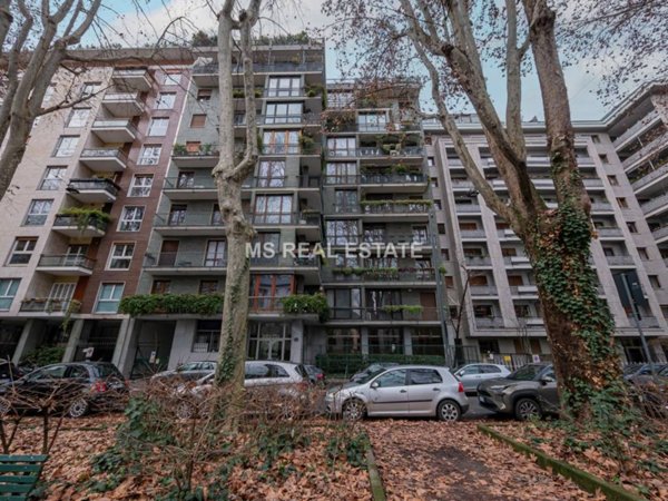 appartamento in vendita a Milano in zona Sempione