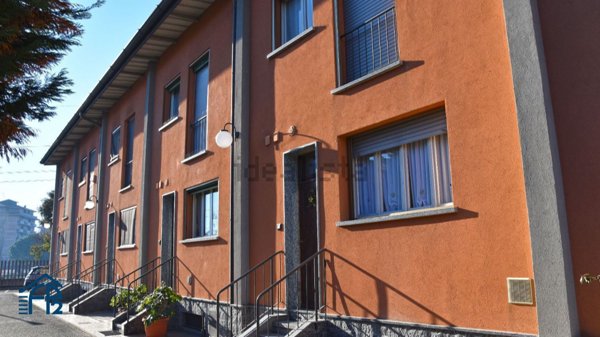 casa indipendente in vendita a Milano in zona Adriano