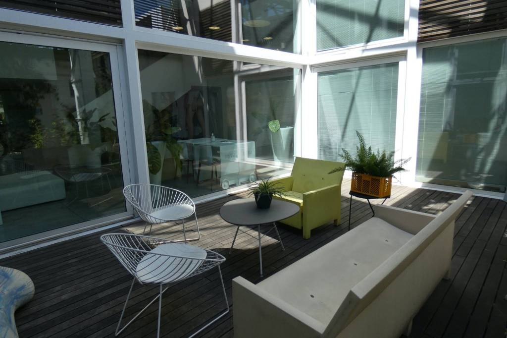 ufficio in vendita a Milano in zona Porta Genova