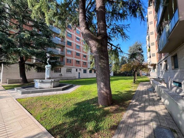 appartamento in vendita a Milano in zona Crescenzago