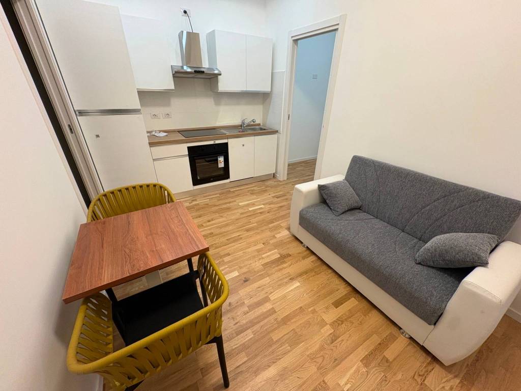 appartamento in vendita a Milano in zona Vigentino