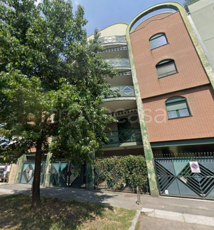 locale di sgombero in vendita a Milano