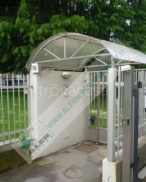 appartamento in vendita a Milano in zona Gallaratese