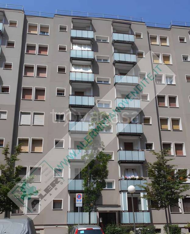 appartamento in vendita a Milano in zona Quarto Oggiaro