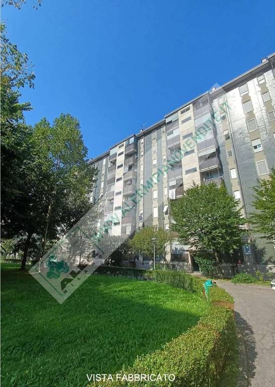 appartamento in vendita a Milano in zona Gallaratese