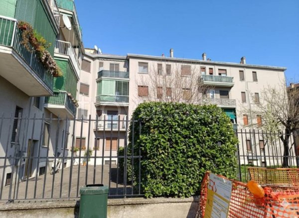 appartamento in vendita a Milano in zona Quinto Romano