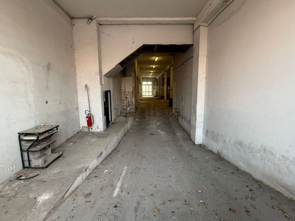 capannone in vendita a Milano in zona Bovisa