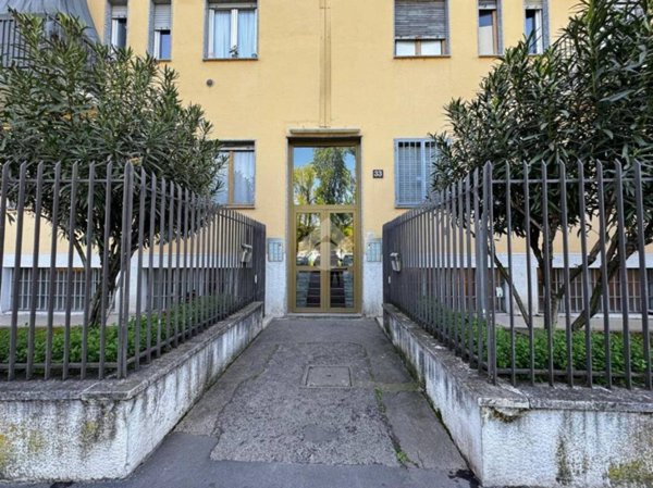 negozio in vendita a Milano in zona Turro