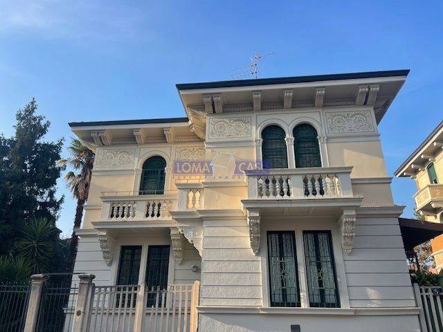 casa indipendente in vendita a Milano in zona Maggiolina