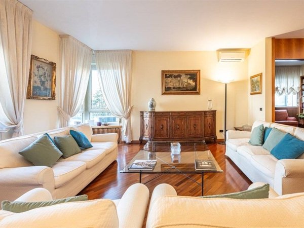 appartamento in vendita a Milano in zona Porta Magenta