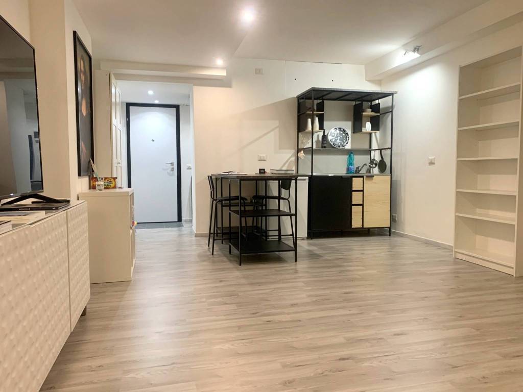 locale commerciale in vendita a Milano in zona San Siro