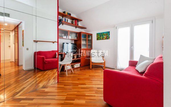 appartamento in vendita a Milano in zona Isola