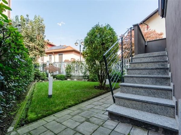 casa indipendente in vendita a Milano in zona Isola