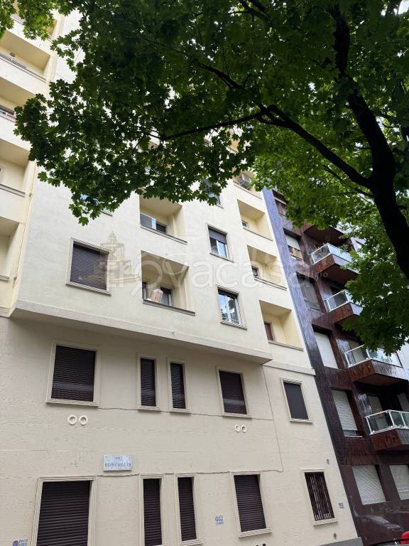 appartamento in vendita a Milano in zona Parco Solari