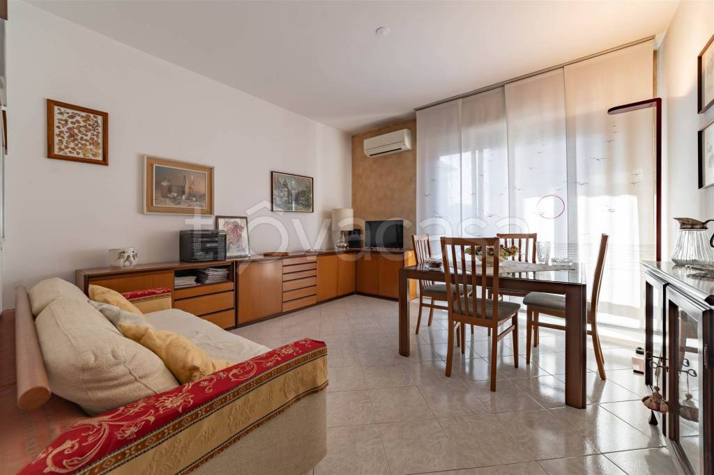 appartamento in vendita a Milano in zona Quartiere degli Olmi