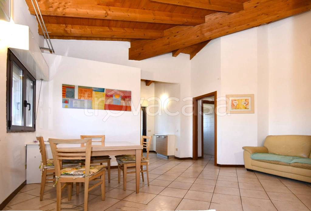 appartamento in vendita a Milano in zona Baggio