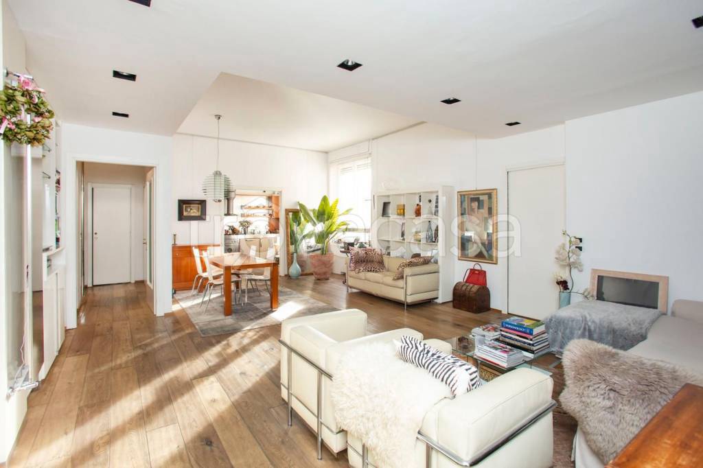 appartamento in vendita a Milano in zona Porta Garibaldi