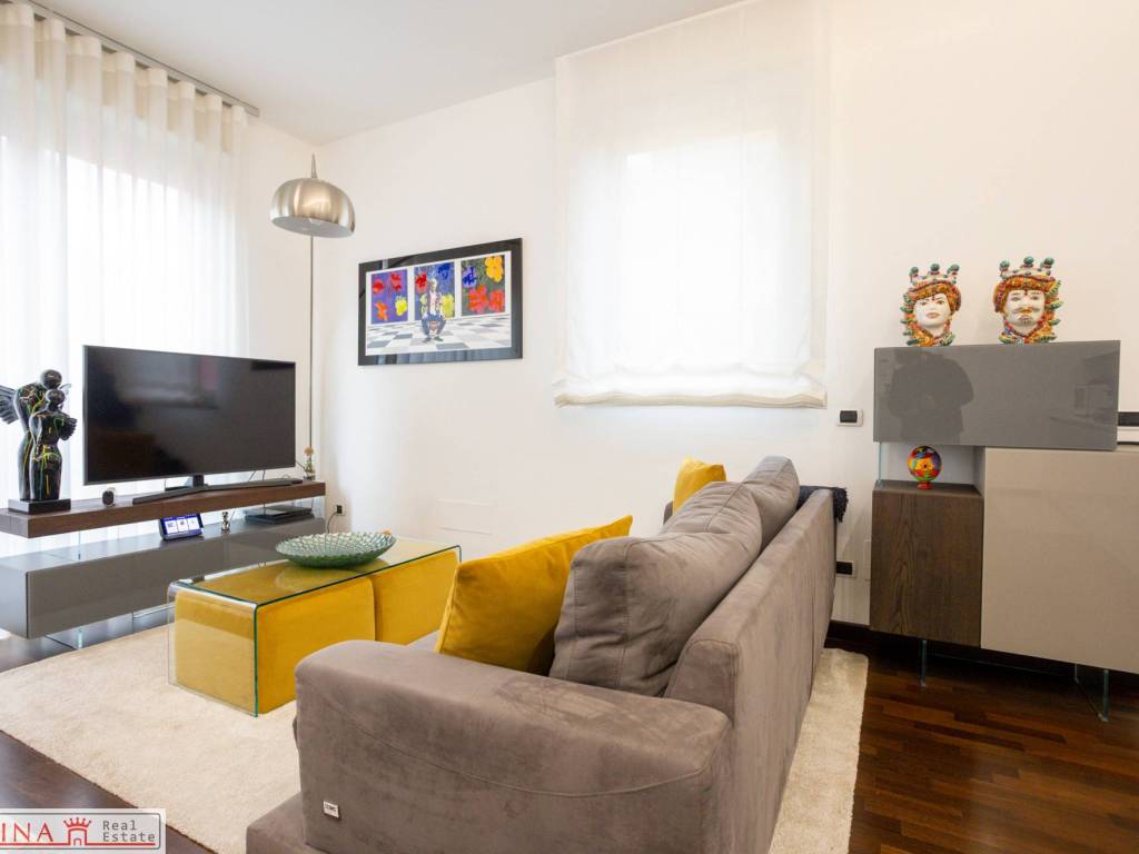 appartamento in vendita a Milano in zona Porta Genova