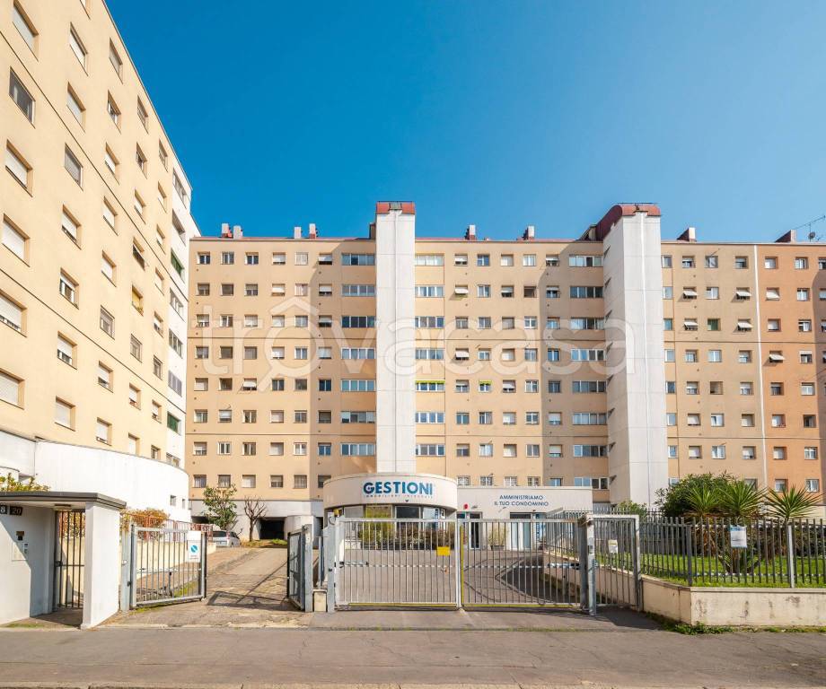 appartamento in vendita a Milano in zona Quarto Cagnino