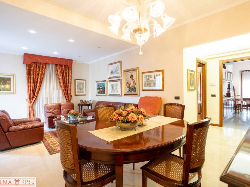 appartamento in vendita a Milano in zona Porta Venezia