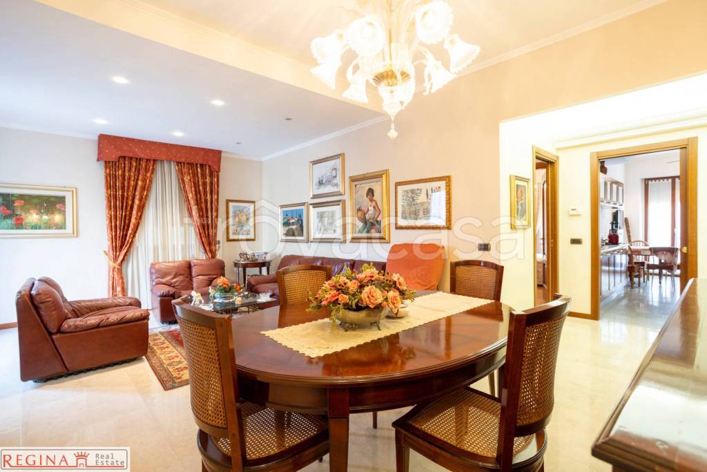 appartamento in vendita a Milano in zona Porta Venezia