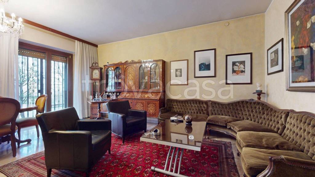 appartamento in vendita a Milano in zona Lorenteggio