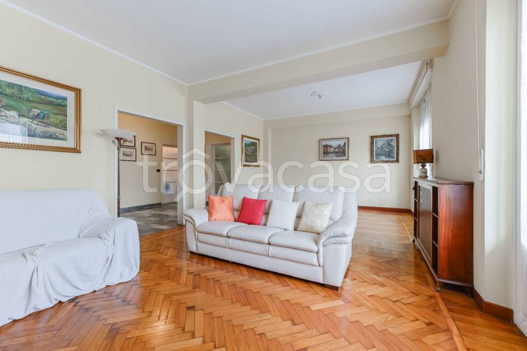 appartamento in vendita a Milano in zona Stazione Centrale