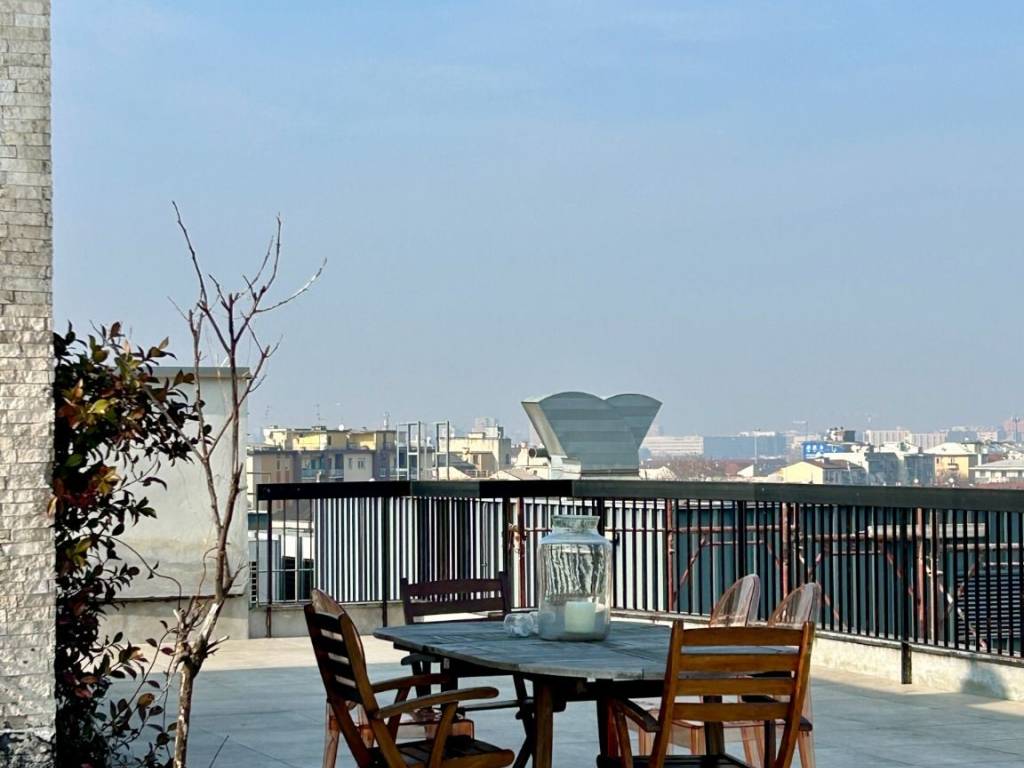 appartamento in vendita a Milano in zona Isola