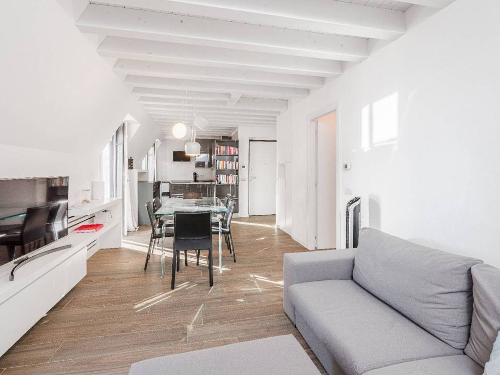 appartamento in vendita a Milano in zona Solari