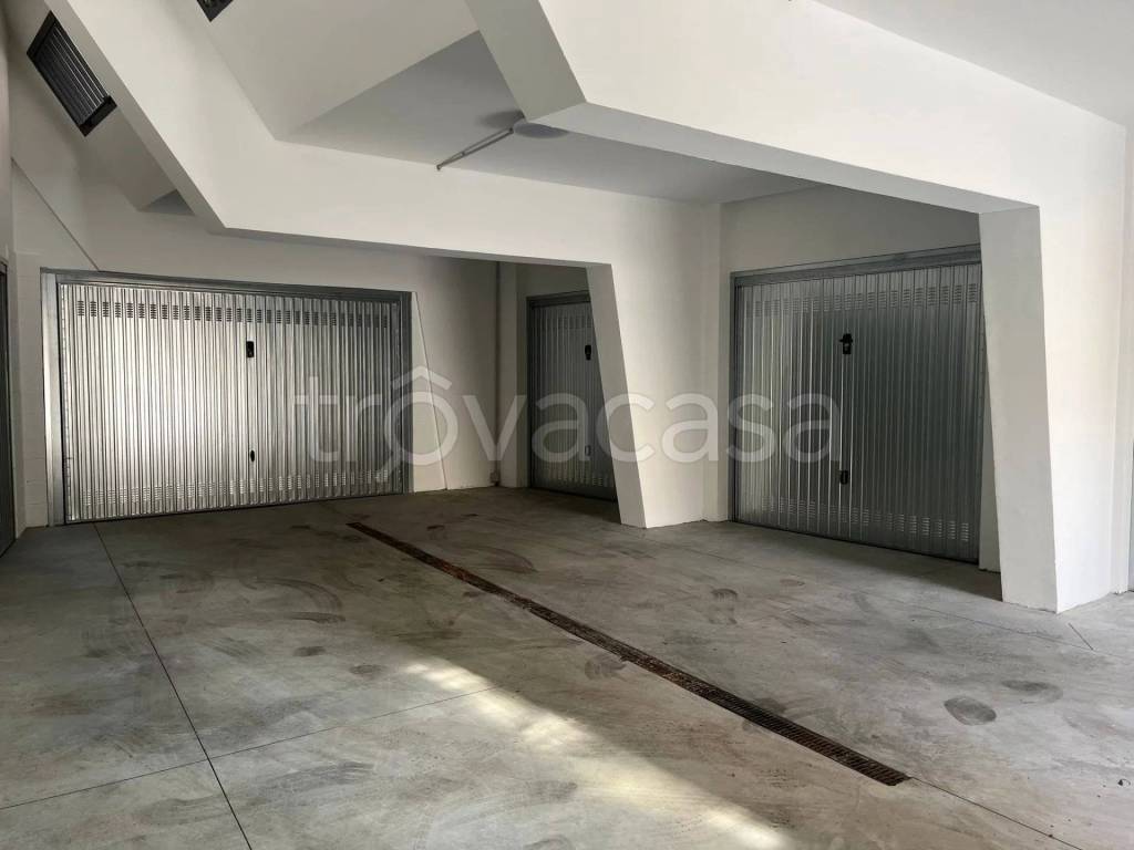 locale commerciale in vendita a Milano