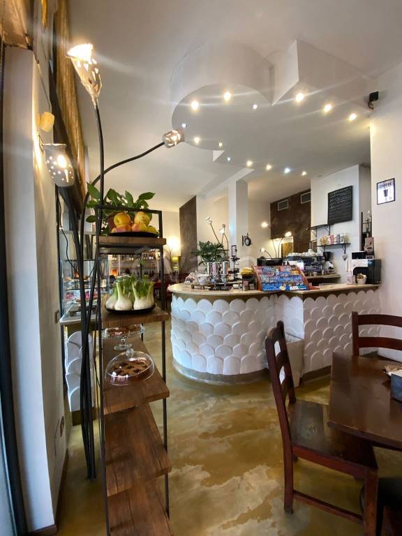 negozio in vendita a Milano in zona Città Studi