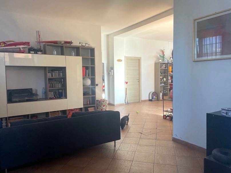 appartamento in vendita a Milano in zona Adriano