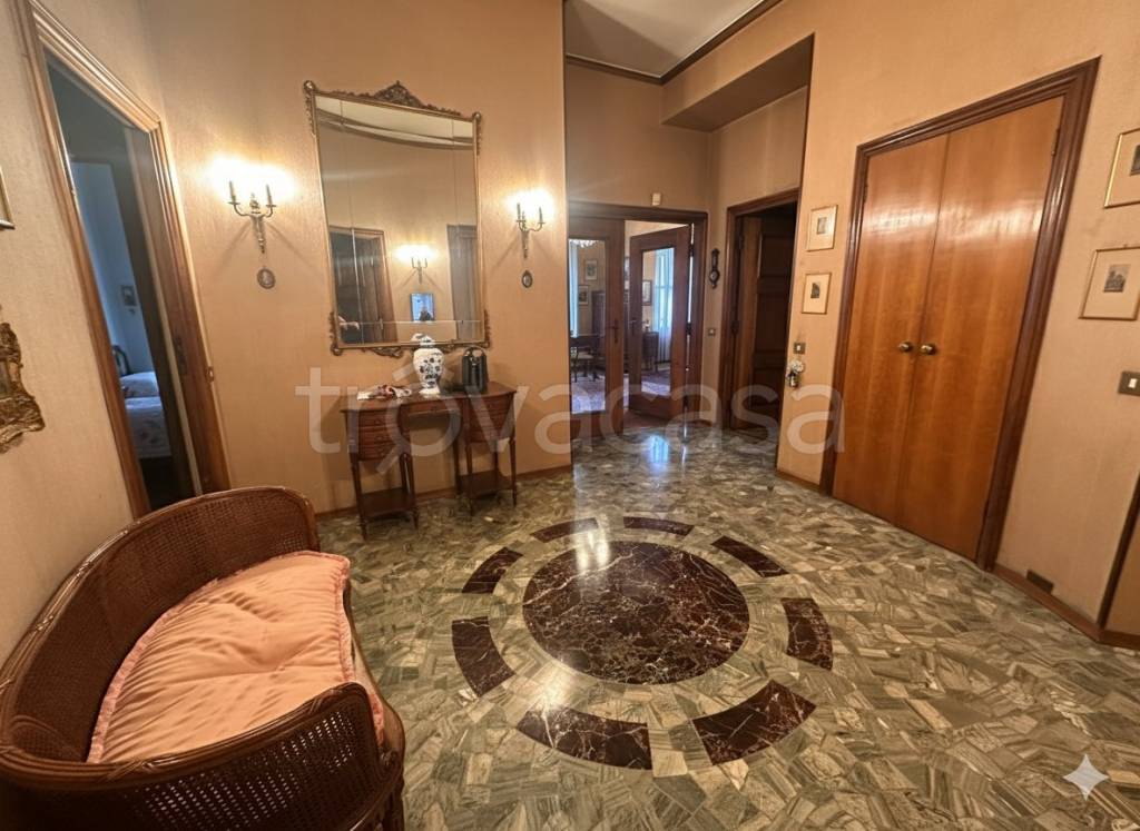 appartamento in vendita a Milano in zona Porta Nuova