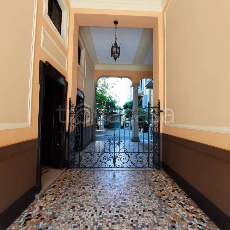 appartamento in vendita a Milano in zona Bocconi