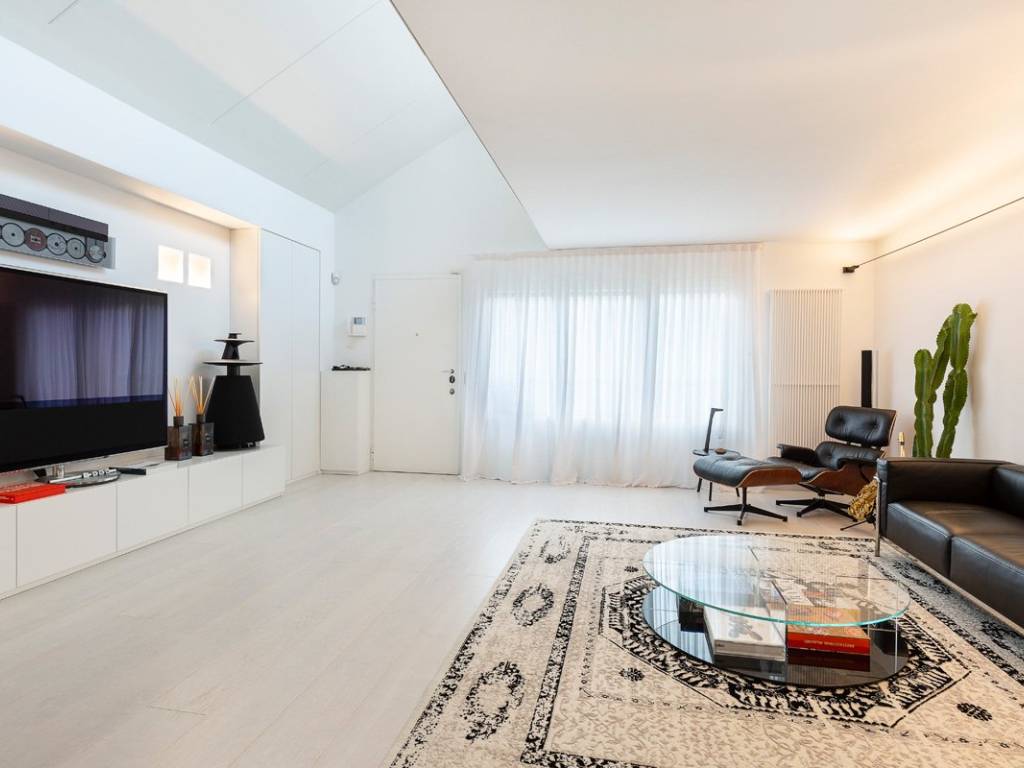 appartamento in vendita a Milano in zona Città Studi