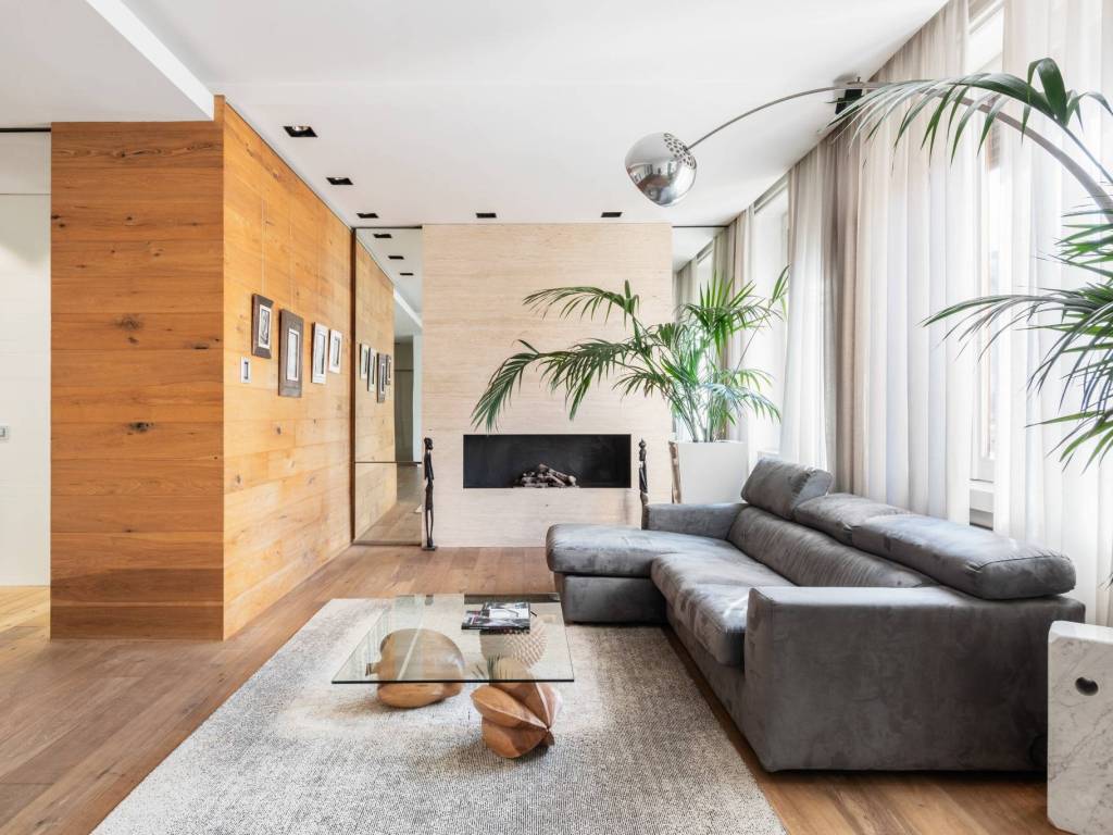 appartamento in vendita a Milano in zona Porta Nuova