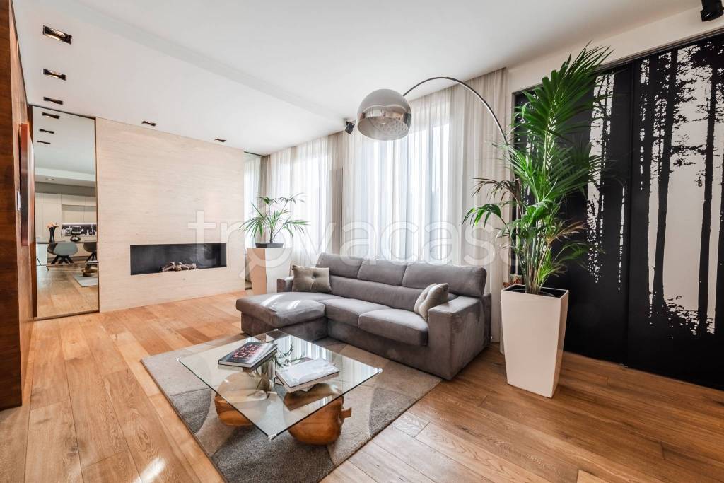 appartamento in vendita a Milano in zona Porta Garibaldi