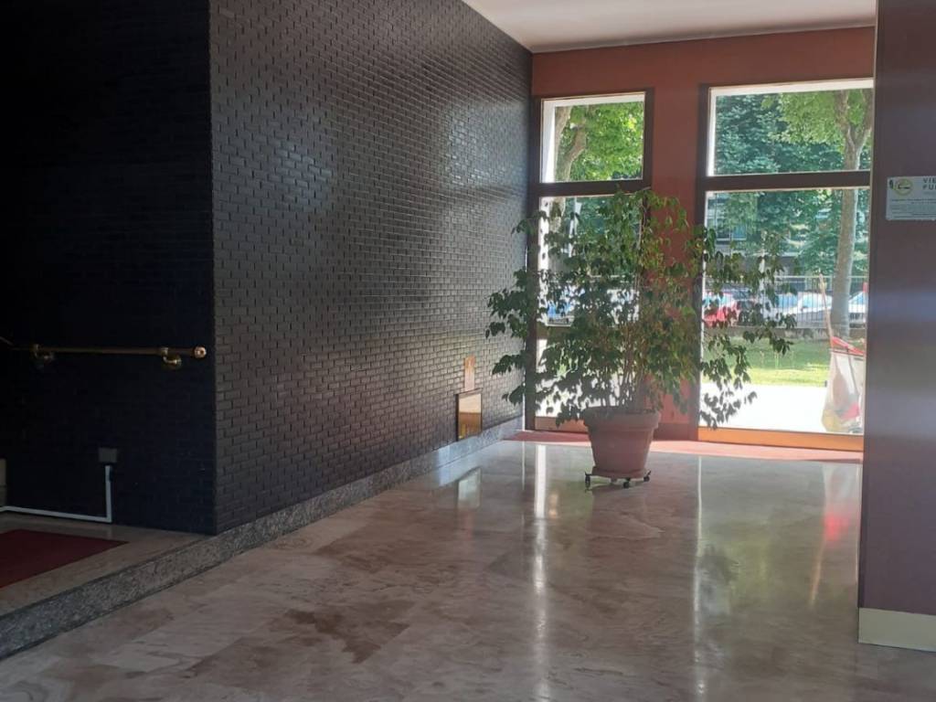 appartamento in vendita a Milano in zona Baggio