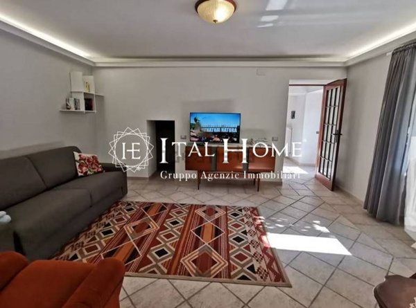 appartamento in vendita a Milano in zona Lorenteggio