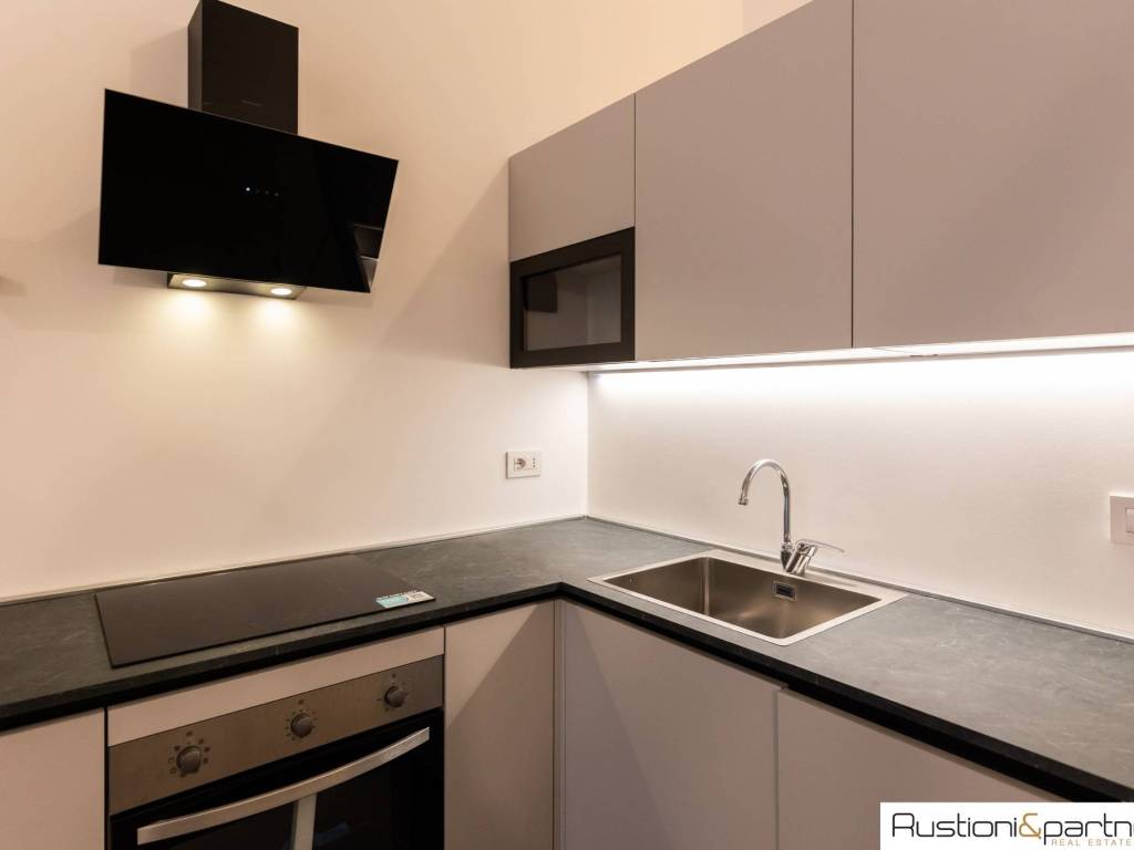 appartamento in vendita a Milano in zona Centro Direzionale