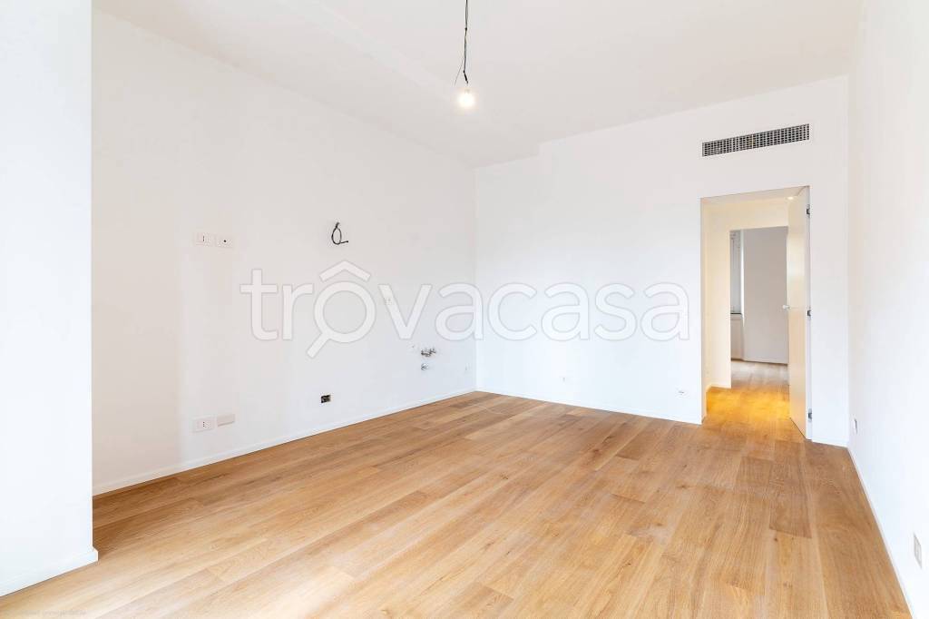 appartamento in vendita a Milano in zona Sempione