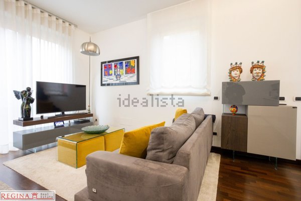 appartamento in vendita a Milano in zona Porta Genova