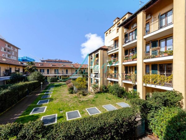 appartamento in vendita a Milano in zona Segnano
