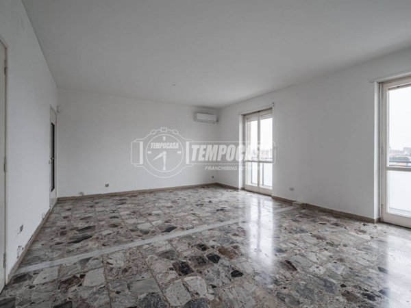 appartamento in vendita a Milano in zona Porta Nuova