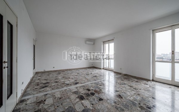 appartamento in vendita a Milano in zona Porta Nuova