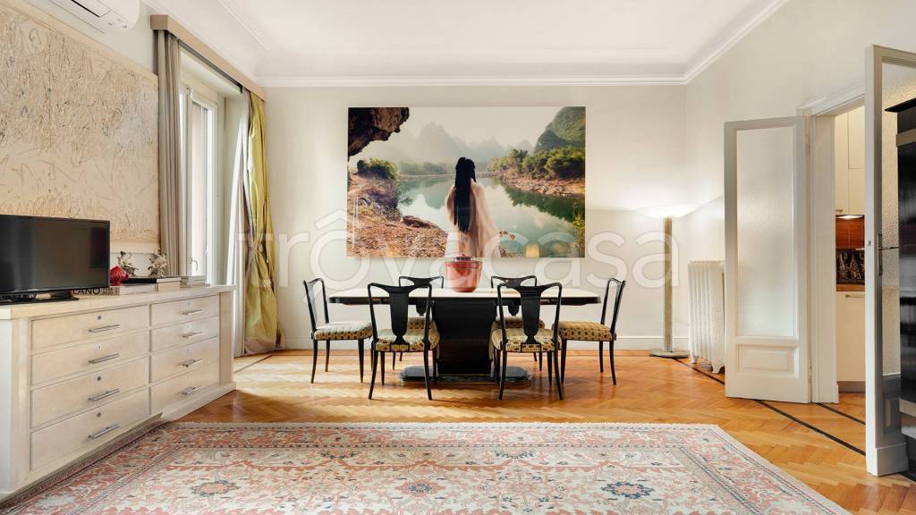 appartamento in vendita a Milano in zona Porta Nuova