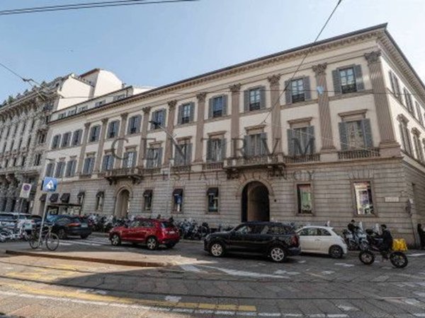appartamento in vendita a Milano in zona Cadorna