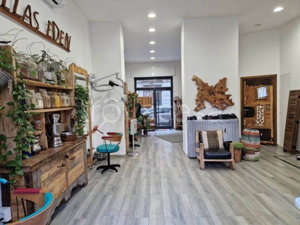negozio in vendita a Milano in zona Porta Venezia