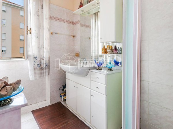 appartamento in vendita a Milano in zona Dergano